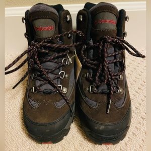 Columbia Women’s Razor Ridge Mid Boot